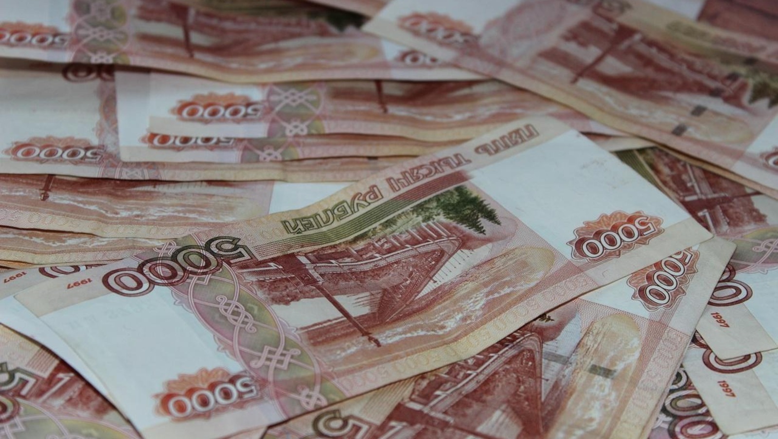 Студент ҡыҙҙың 1,5 млн һум аҡсаһын урлағандар