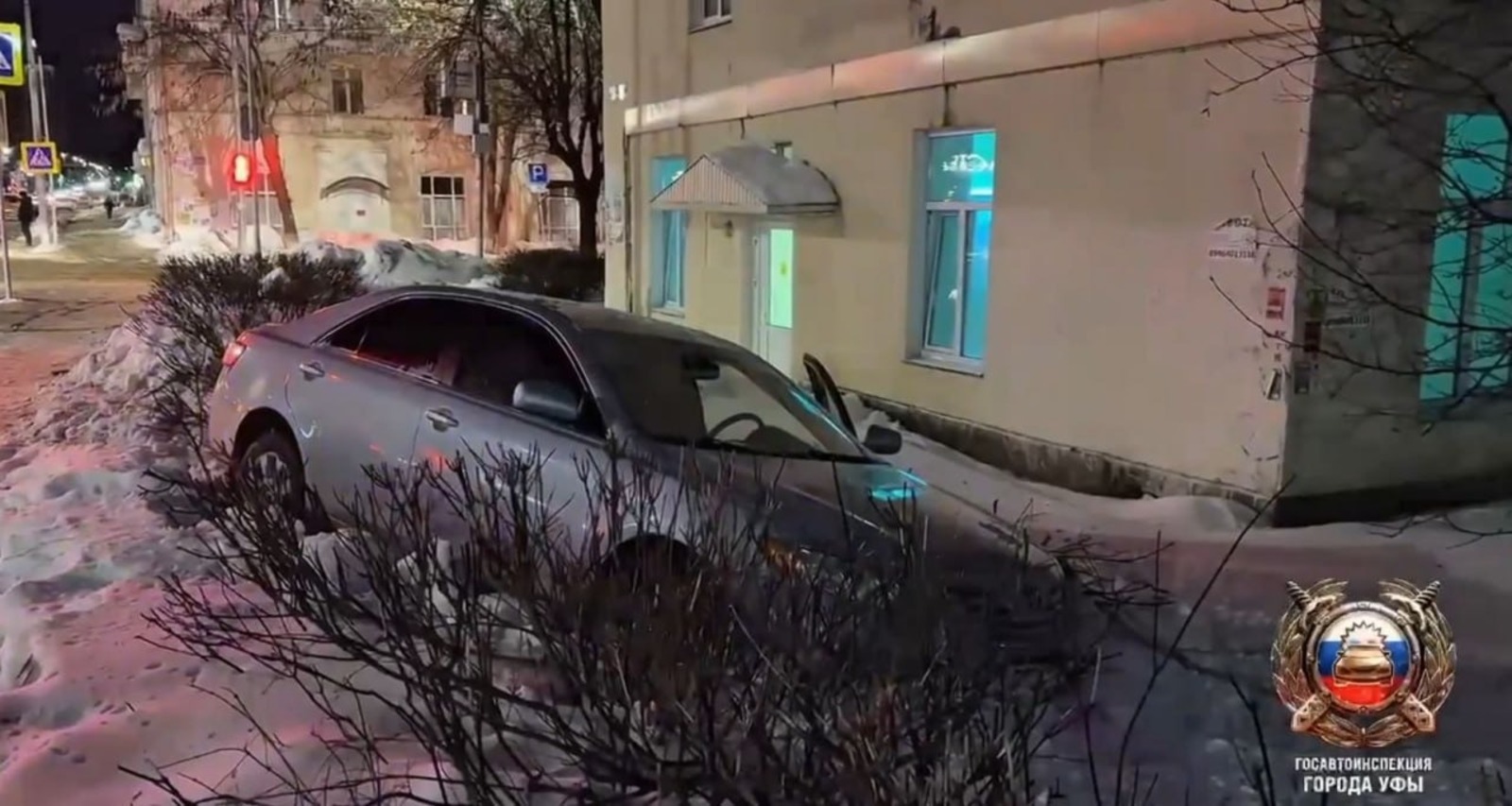 Школьник катал друзей на родительской машине