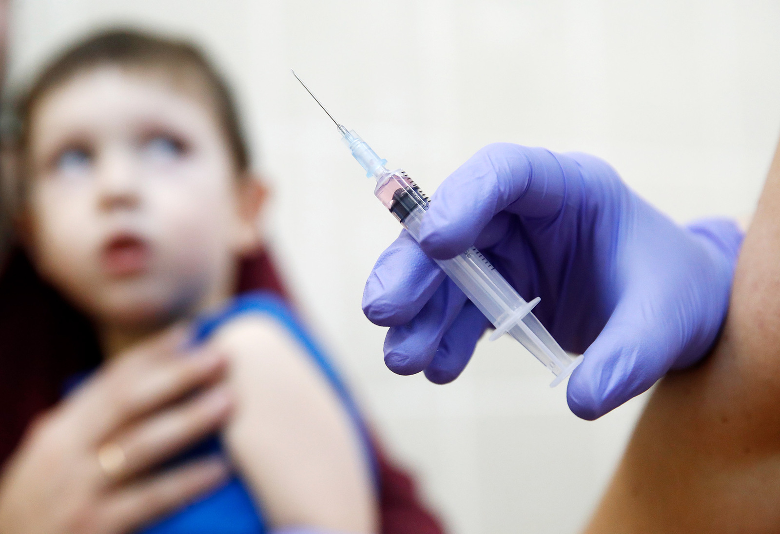 Тысячи детей привьют для испытания новой вакцины