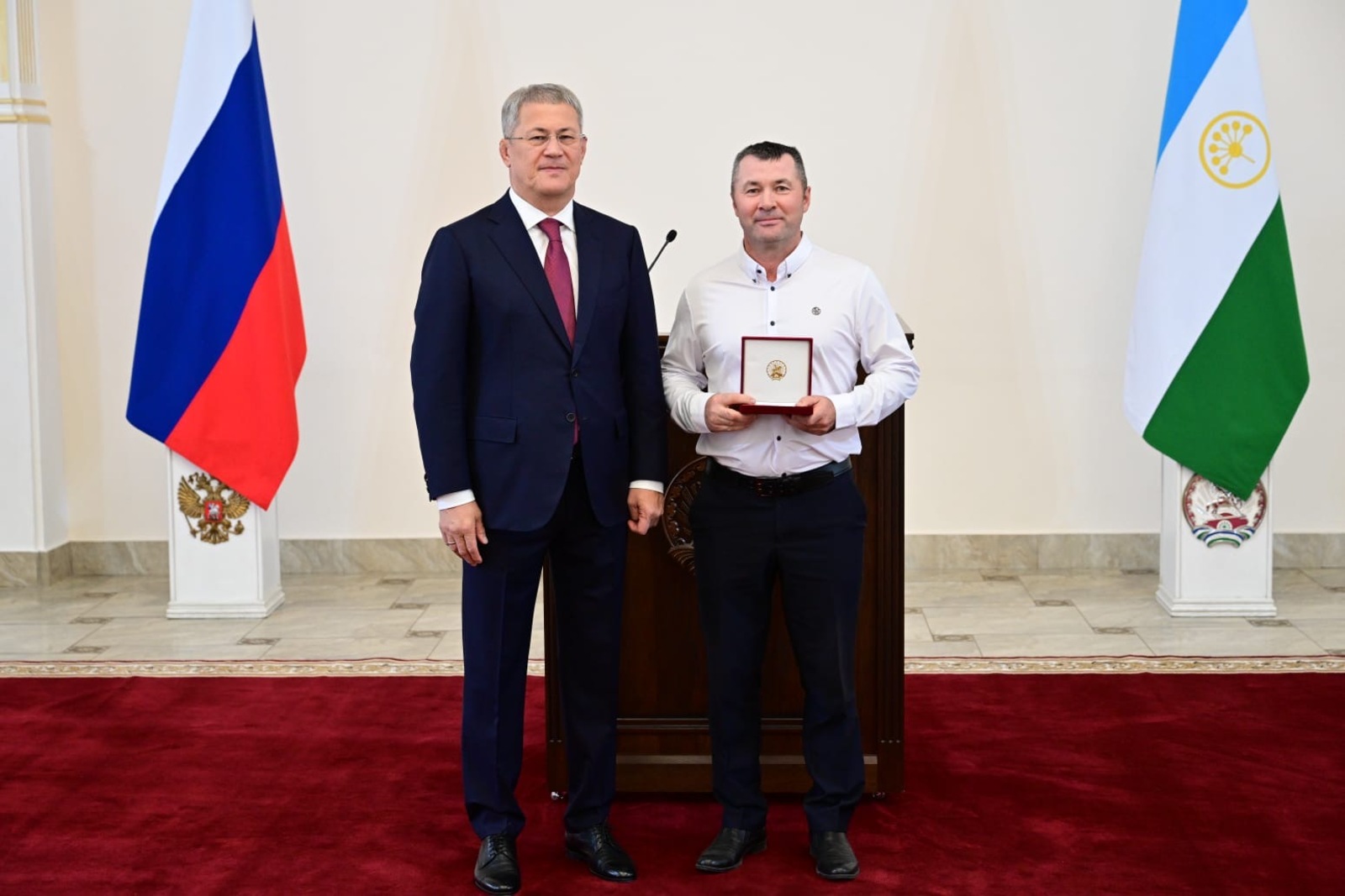 Радий Хабиров поздравил педагогов Башкортостана с наступающим Днём учителя