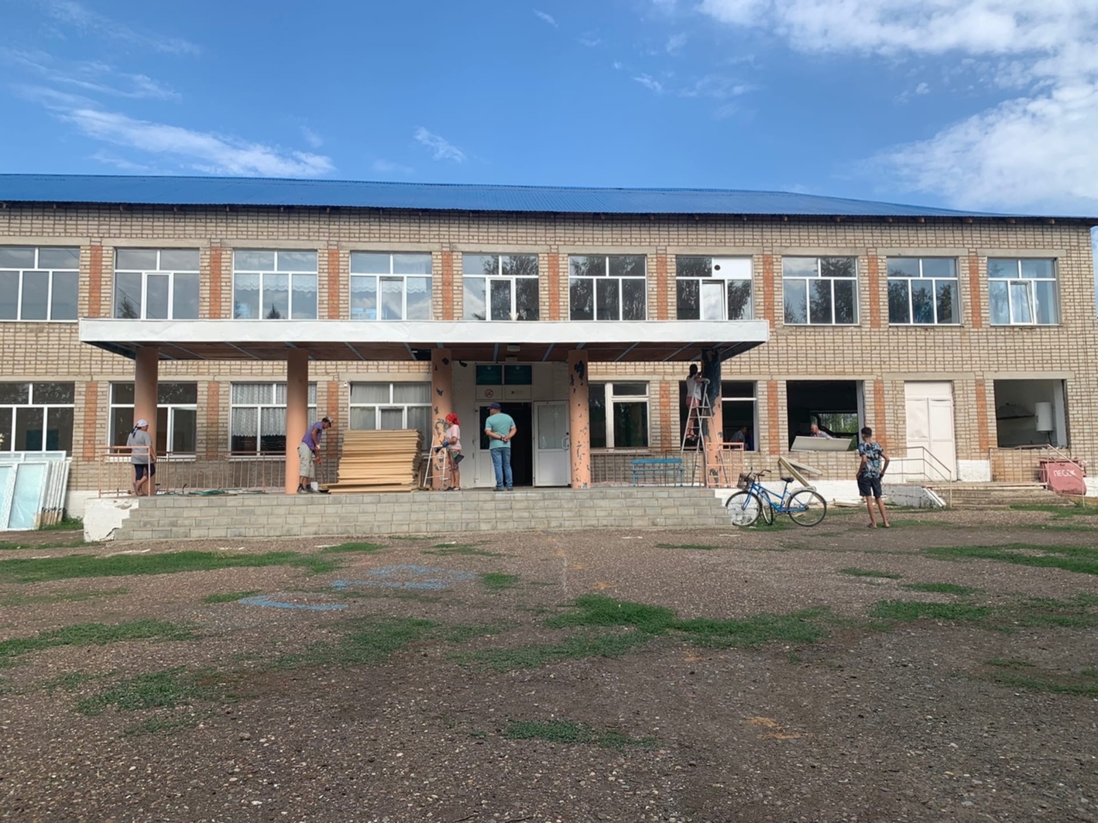 Башкортостан – в числе регионов-лидеров по выполнению программы по комплексному ремонту школ в 2022 году