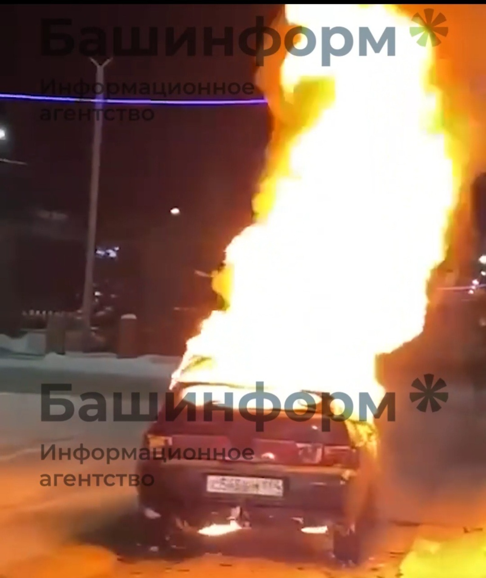 Юл сатында үҙ автомобилен яндырған