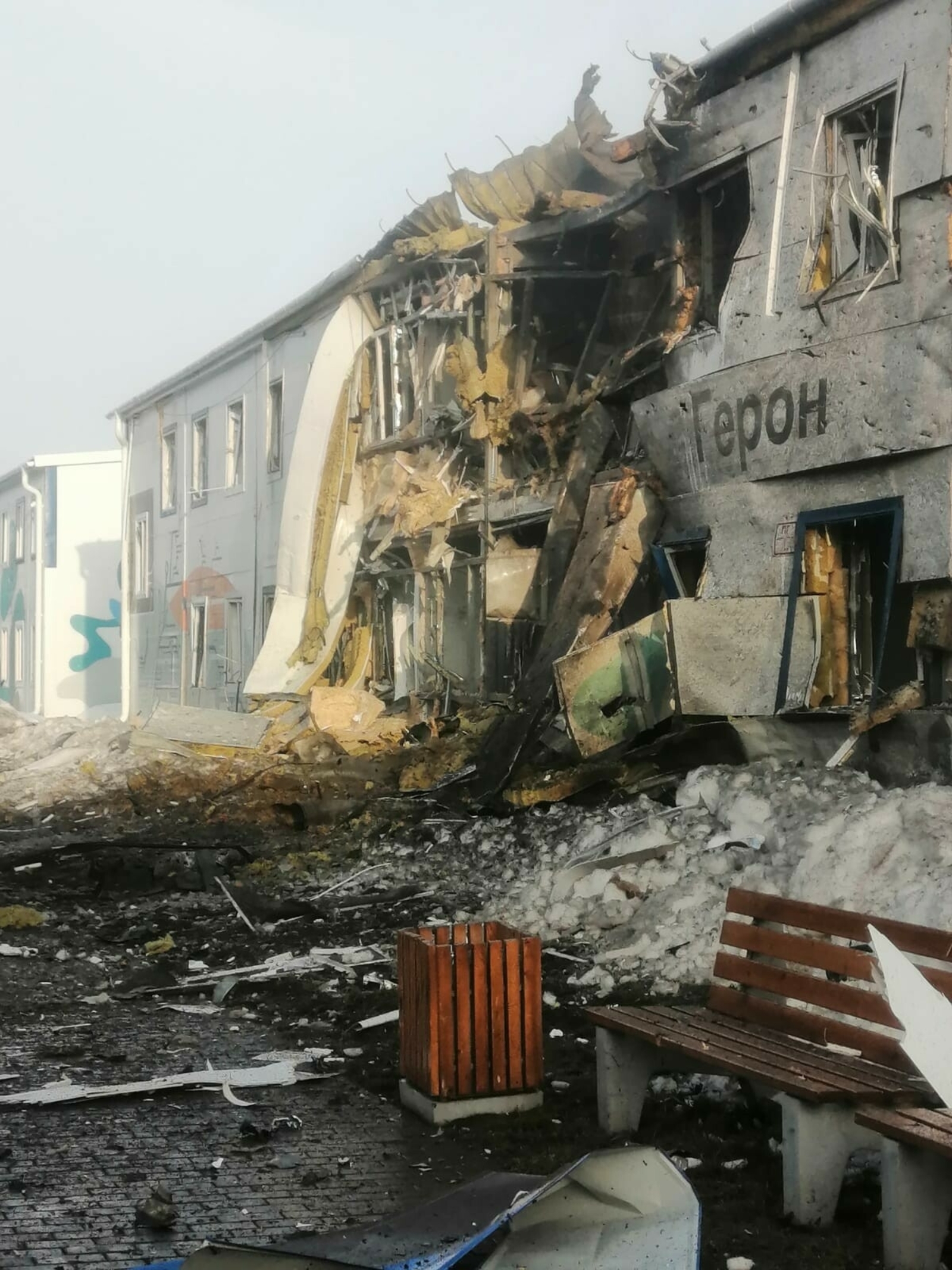 Беспилотники атаковали завод и общежитие в Татарстане