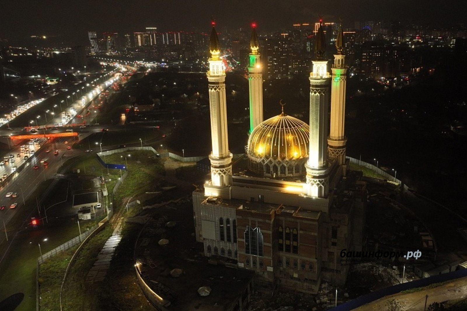 Өфөлә «Әр-Рәхим» мәсетендә фасад эштәре 2026 йылда тамамлана