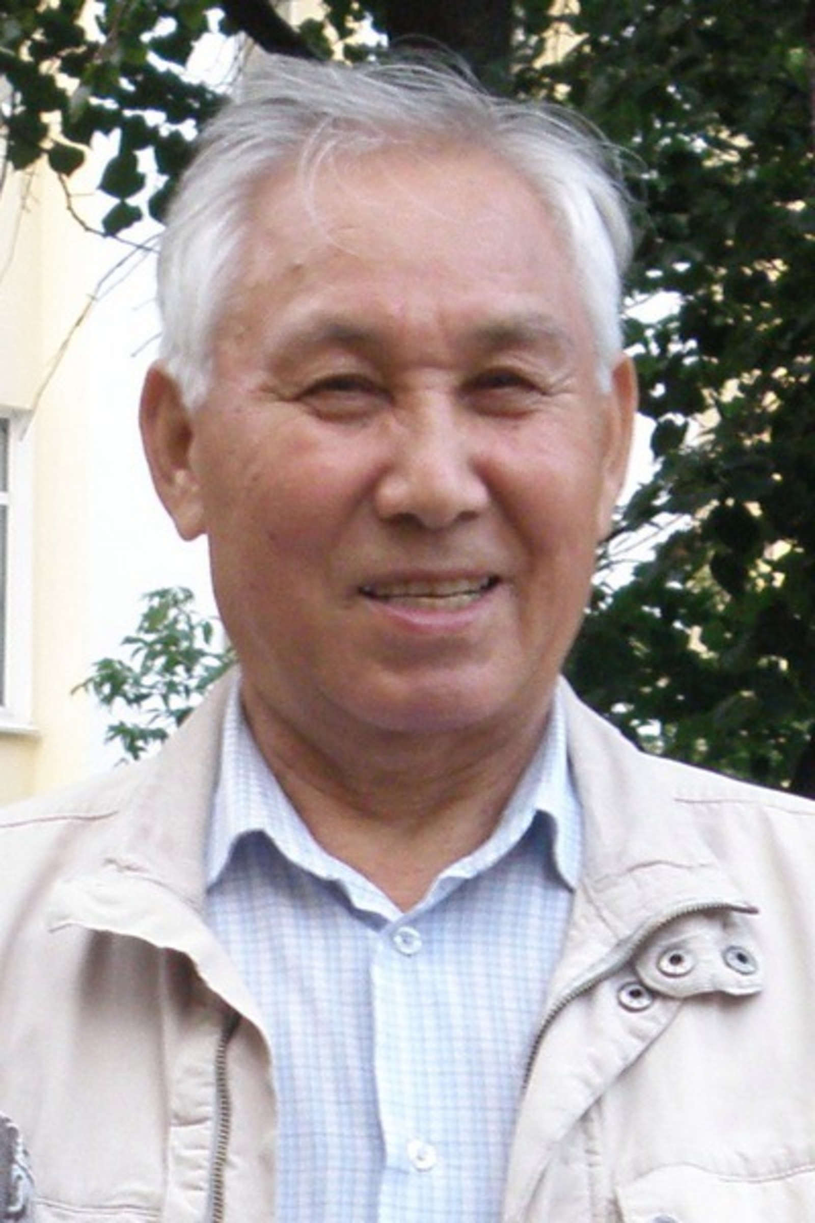 Танылған режиссер ине