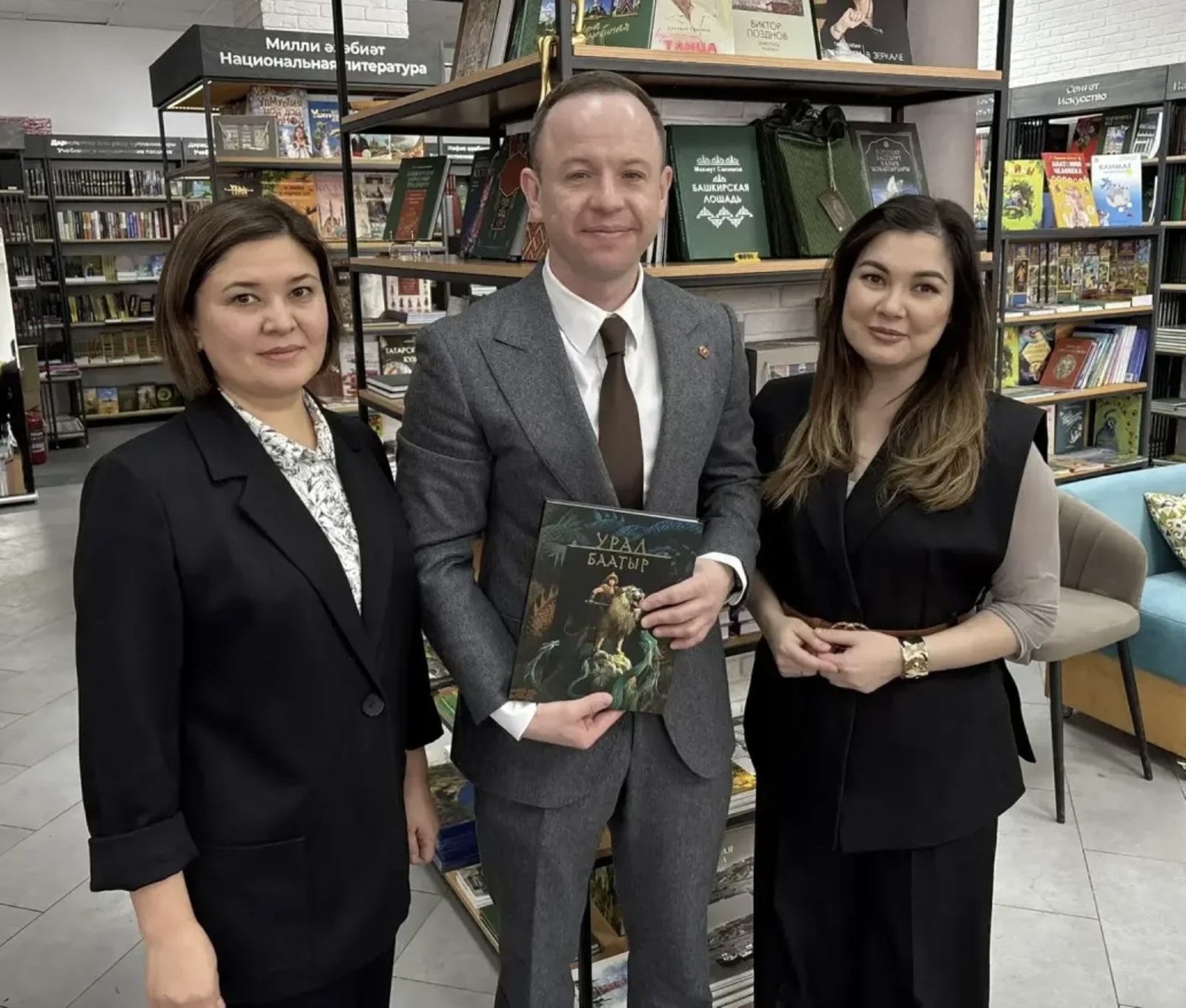 Зам.председателя Правительства Челябинской области посетил магазин «Китап»