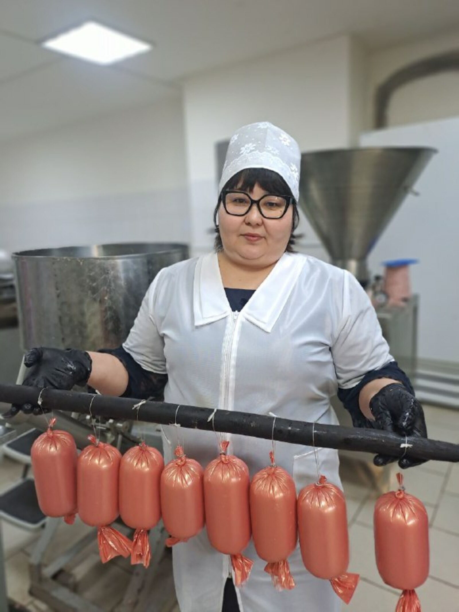 Бар күңелен бирә эшенә