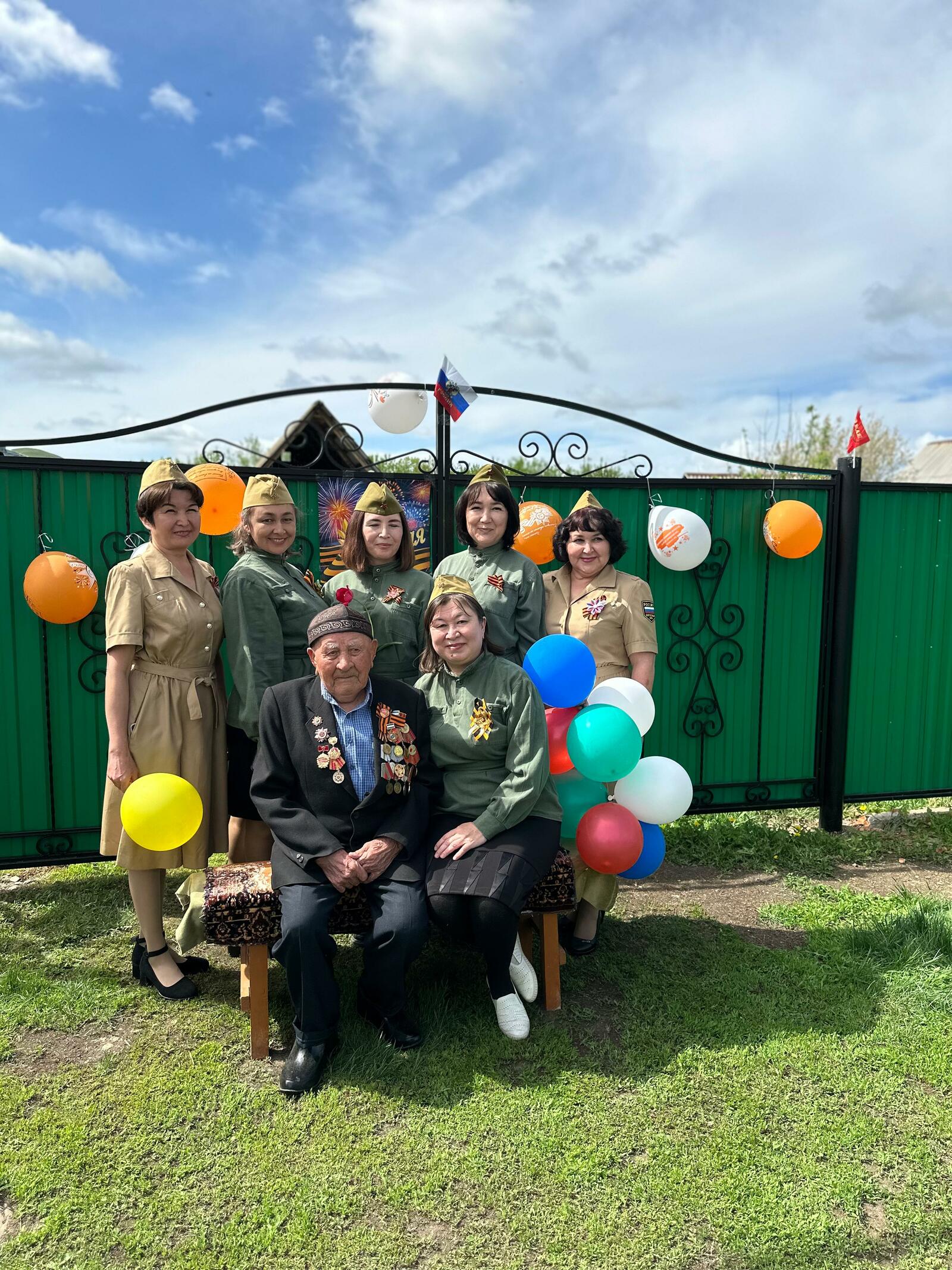 Берҙән-бер ветеран өсөн парад